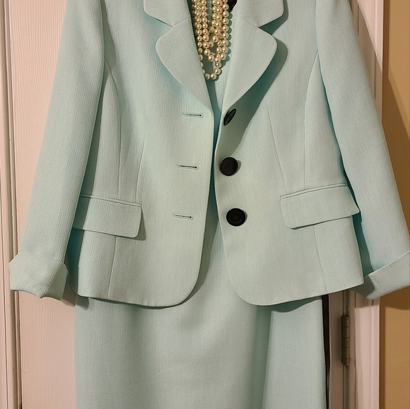 Dresses & Skirts - Women's Dresses